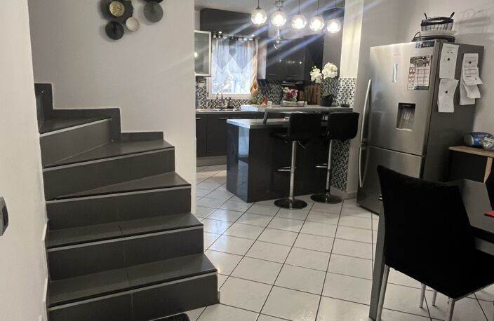 Vente Maison de ville 8 pièces — photo 2
