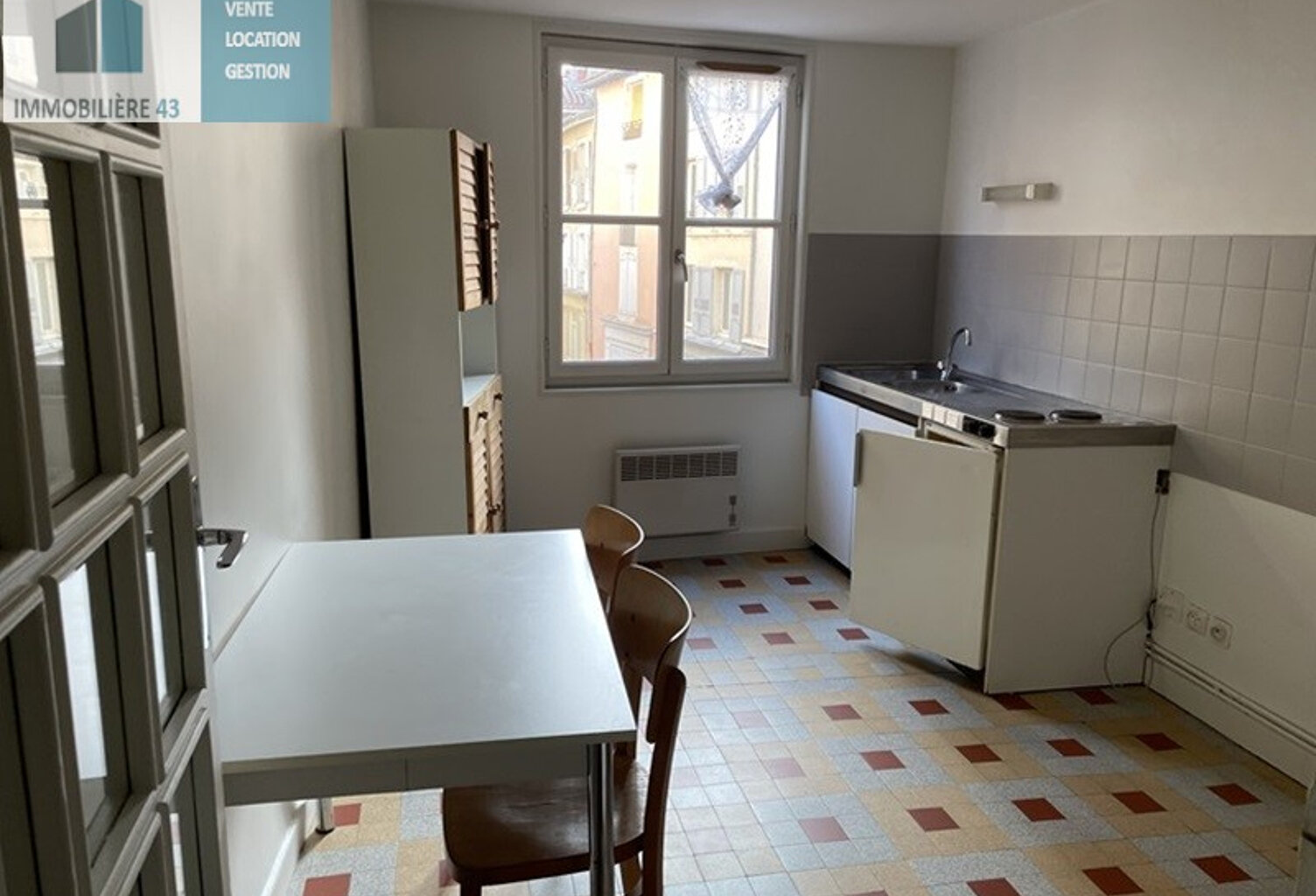T1 AVEC MEUBLES LE PUY EN VELAY - 1 pièce(s) - 35 m2 — photo 1