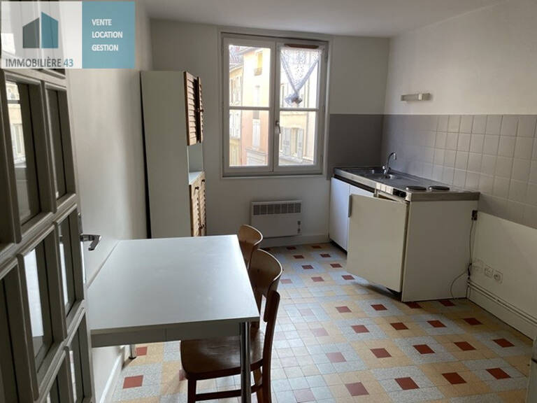 T1 AVEC MEUBLES LE PUY EN VELAY - 1 pièce(s) - 35 m2 — photo 1