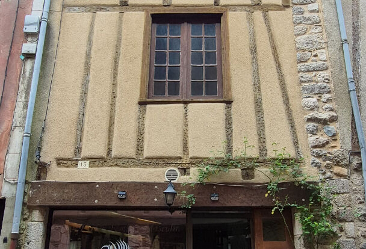 Maison de village, de Type 3, ENTRAYGES SUR TRUYERE — photo 1