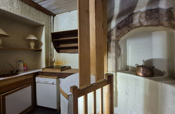 Maison de village, de Type 3, ENTRAYGES SUR TRUYERE — photo 4