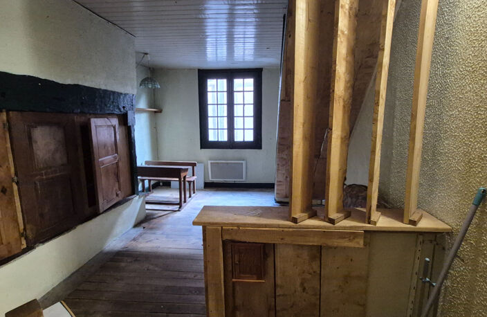 Maison de village, de Type 3, ENTRAYGES SUR TRUYERE — photo 5