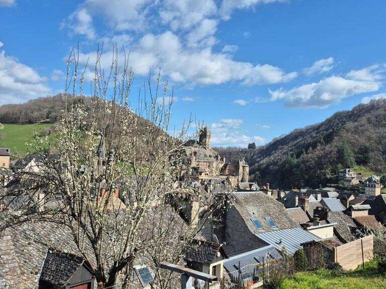 ESTAING, maison de village  5 pièces 115 m2, garage, terrain — photo 1