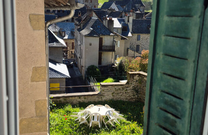 ESTAING, maison de village  5 pièces 115 m2, garage, terrain — photo 2