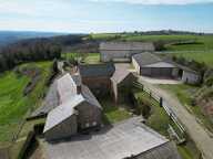 ENSEMBLE IMMOBILIER COMPOSÉ D'UN CORPS DE FERME ET DE 24 HECTARES DE TERRAIN — photo 3