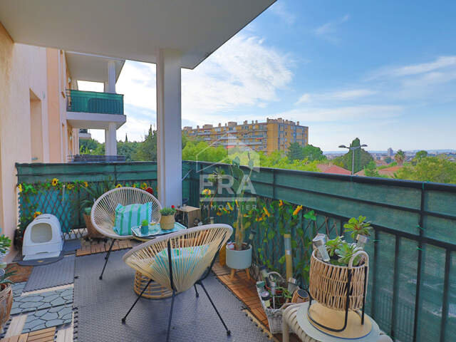 Appartement Marseille 2 pièces 42 m² rénové avec terrasse 11 m² vue dégagée  Saint-Loup / Saint-Tronc parking garage — photo du bien