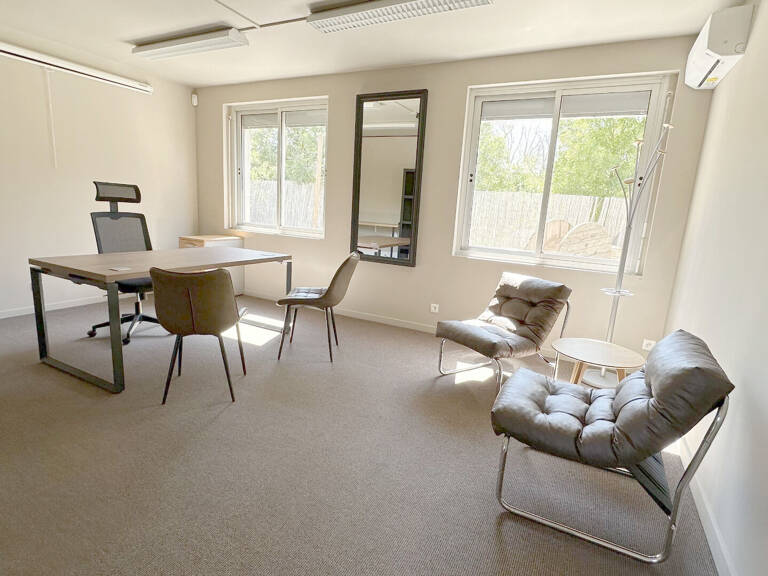 Bureaux Aix En Provence 1 pièce(s) 20 m2 — photo 1