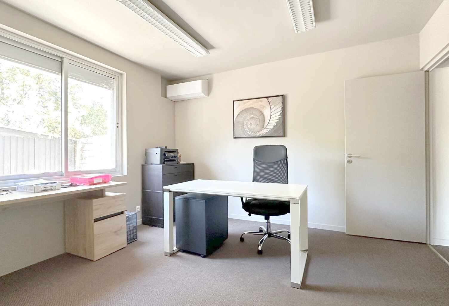 Bureaux Aix En Provence 1 pièce(s) 14 m2 — photo 1