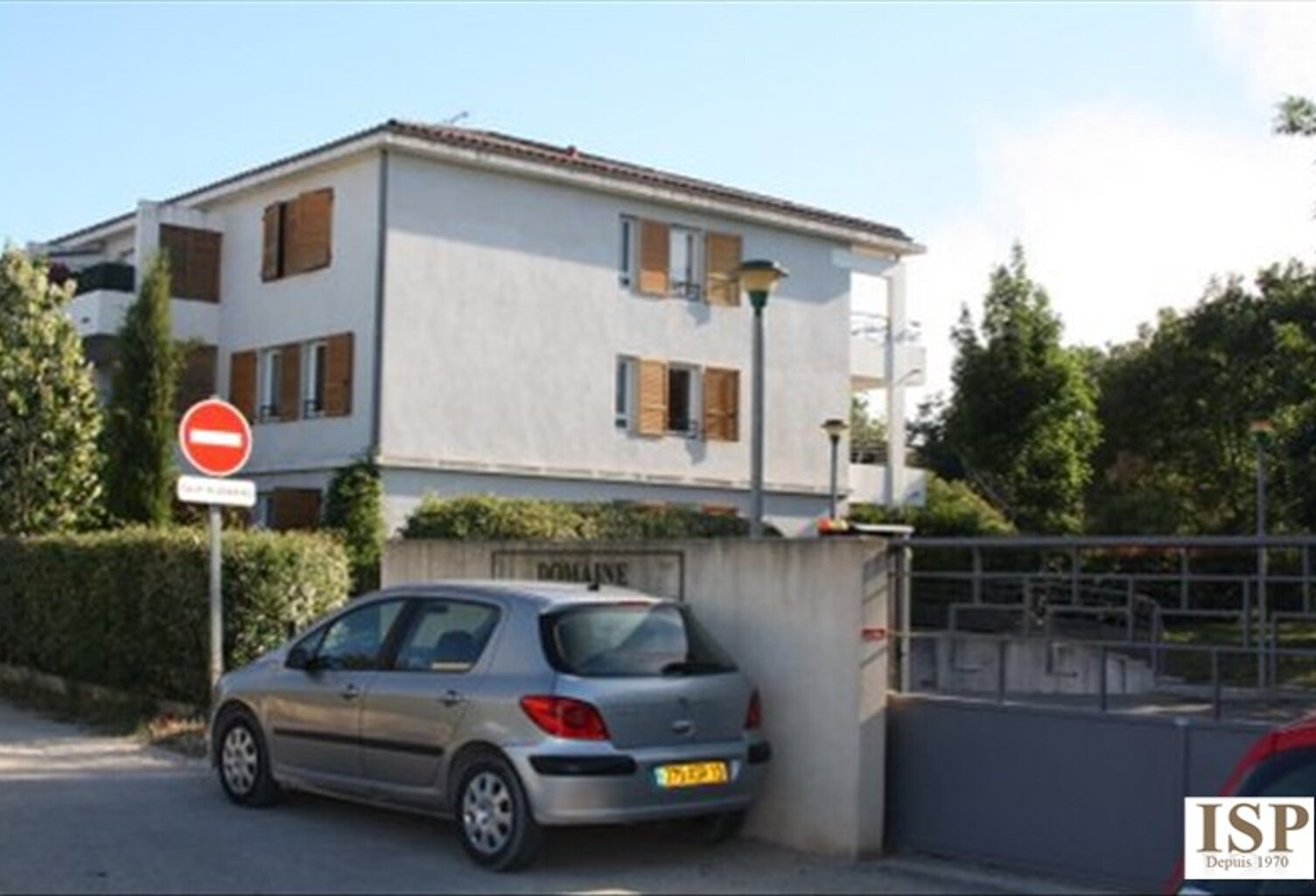 GARAGE LE PUY STE REPARADE - 14.5 m2 — photo 1