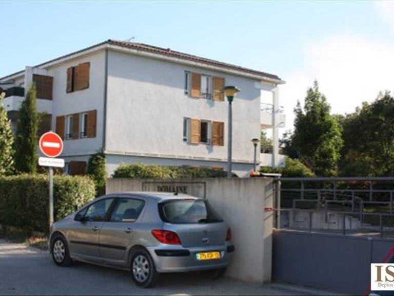 GARAGE LE PUY STE REPARADE - 14.5 m2 — photo 1