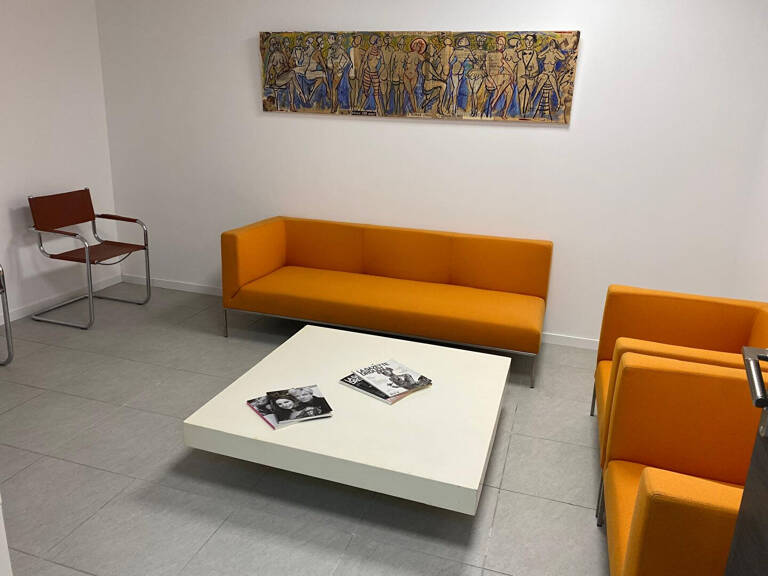 BUREAUX 108M² EGUILLES - PARKING 275 000 — photo 1