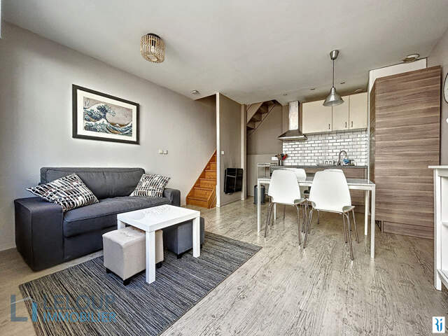 ROUEN - PLACE HENRI IV -  F2 MEUBLE AVEC TERRASSE PRIVATIVE — photo du bien