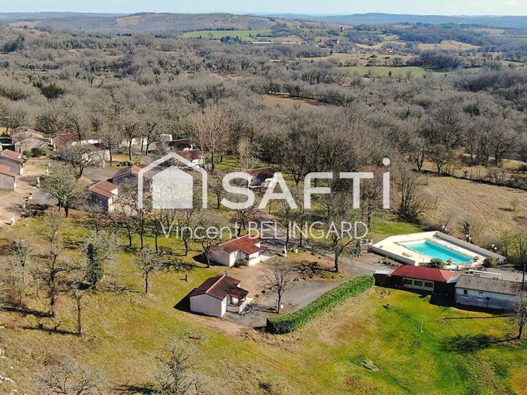 Village de vacances 15 pavillons avec bar et piscine — photo 1