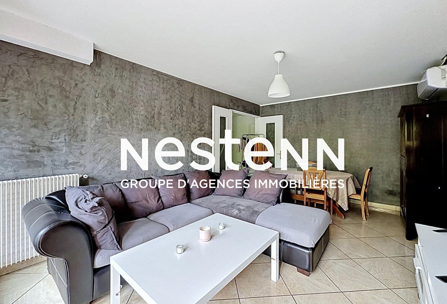 Appartement 4 pièces 3 chambres avec balcon cave et place de parking - 69500 BRON — photo 1