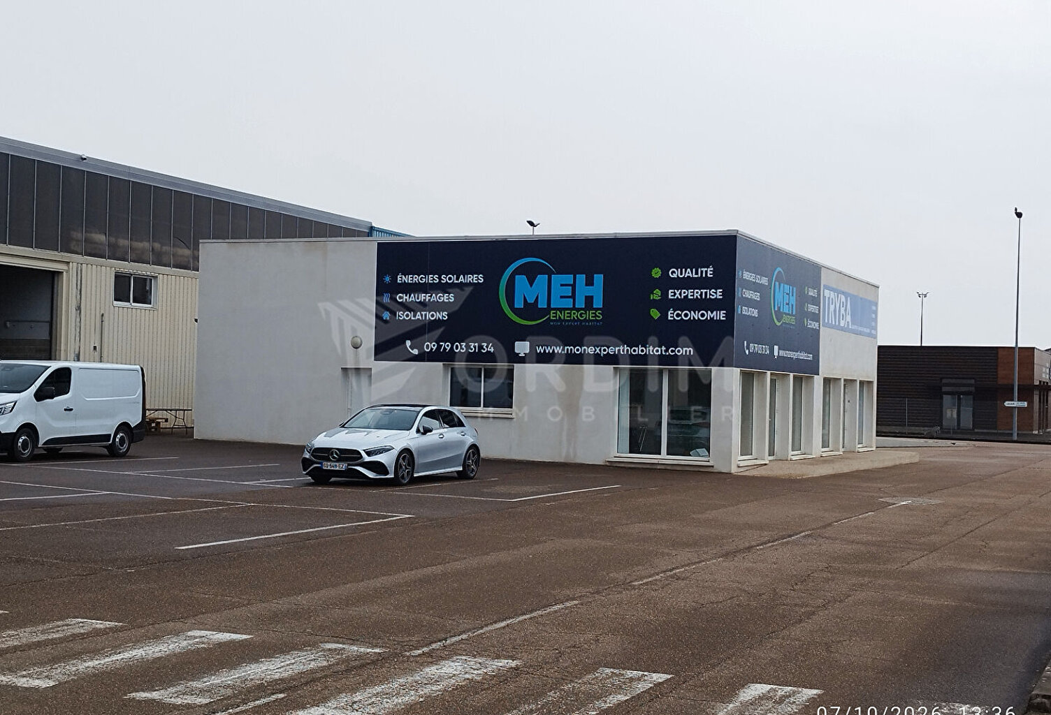 AUXERRE - 30-32 AVENUE JEAN MERMOZ - PLEINE VISIBILITE - BUREAUX  DE 112M² — photo 1