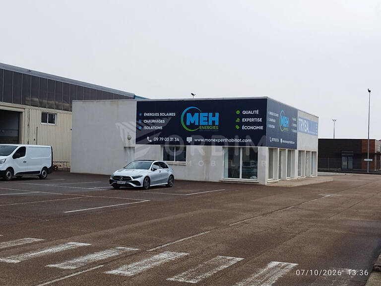 AUXERRE - 30-32 AVENUE JEAN MERMOZ - PLEINE VISIBILITE - BUREAUX  DE 112M² — photo 1