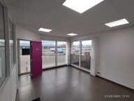 AUXERRE - 30-32 AVENUE JEAN MERMOZ - PLEINE VISIBILITE - BUREAUX  DE 112M² — photo 4