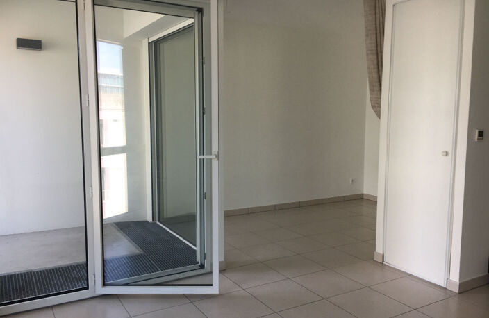 Nantes - Gare Sud, Mail Pablo Picasso - Appartement 1 pièce 31 m² — photo 3