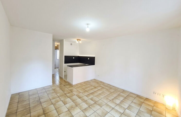 A VENDRE APPARTEMENT DE TYPE 2 DANS LE CENTRE DE MARTIGUES — photo 4