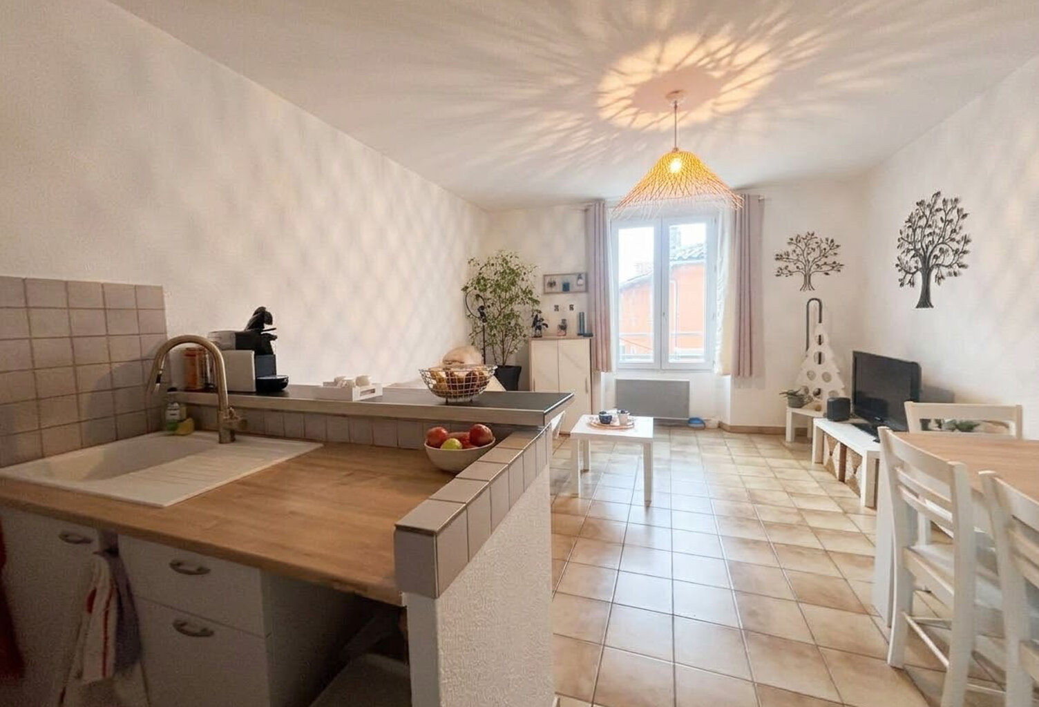 A VENDRE APPARTEMENT DE TYPE 2 DANS LE CENTRE DE MARTIGUES — photo 1