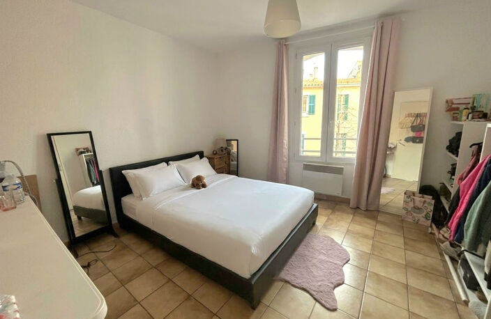 A VENDRE APPARTEMENT DE TYPE 2 DANS LE CENTRE DE MARTIGUES — photo 2