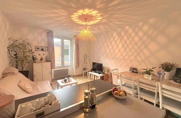 A VENDRE APPARTEMENT DE TYPE 2 DANS LE CENTRE DE MARTIGUES — photo 4