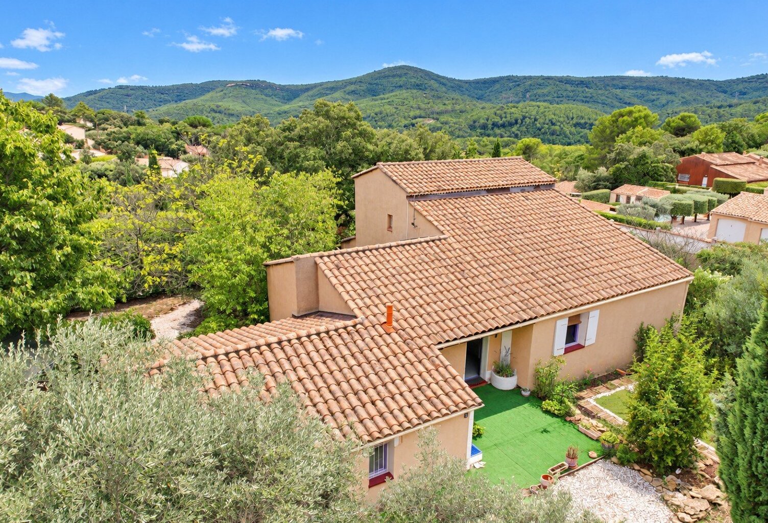 Maison — photo 1