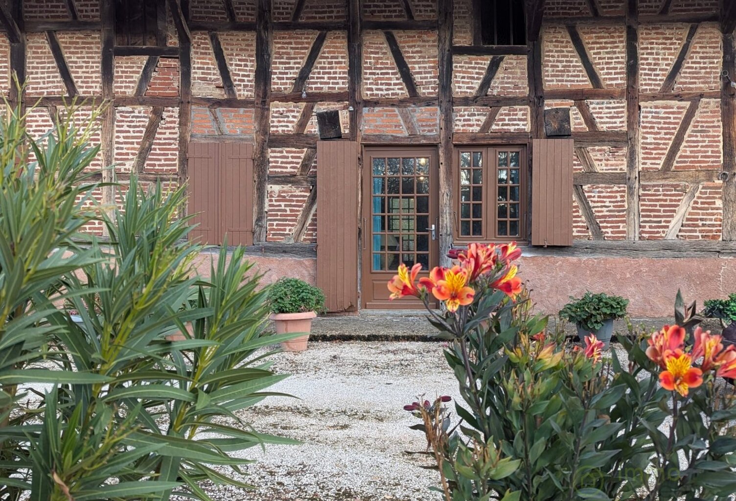 Maison et terrain — photo 1