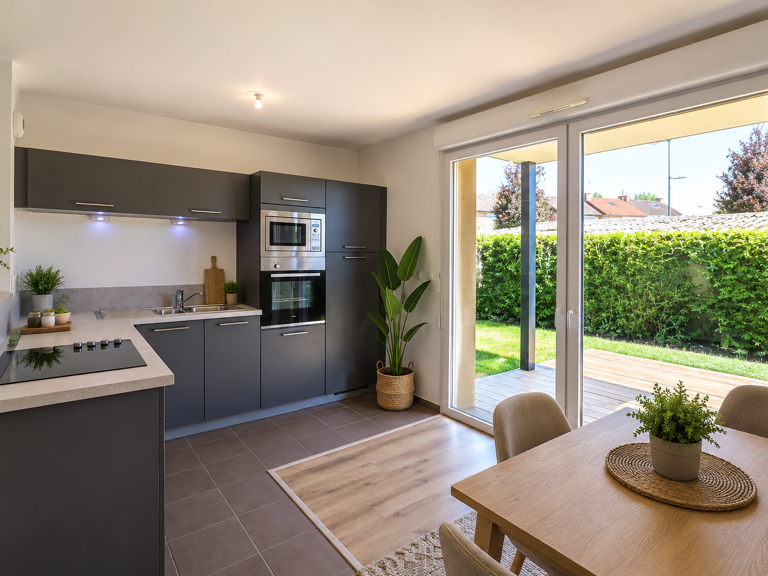 T3 avec jardin privatif de 60m², terrasse, parking privé — photo 1
