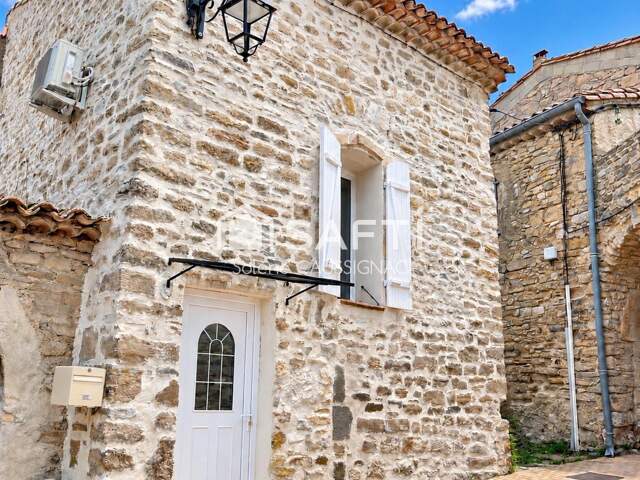 Maison de village en pierre entièrement rénovée — photo du bien