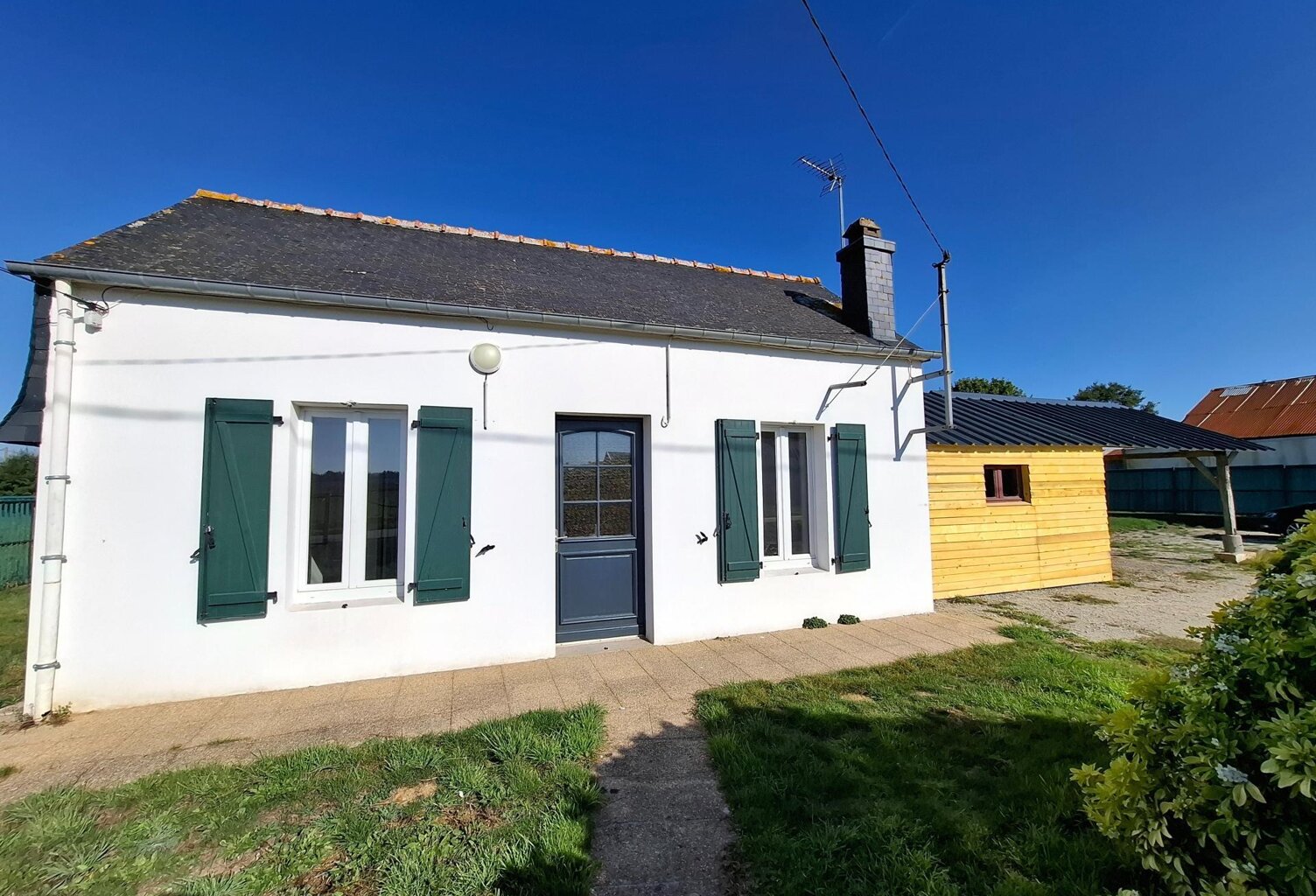 MAISON RENOVEE DE 55M² SUR UN TERRAIN DE 911M² EN CAMPAGNE. — photo 1