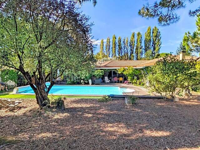 Marmande  Écrin de verdure avec piscine — photo du bien
