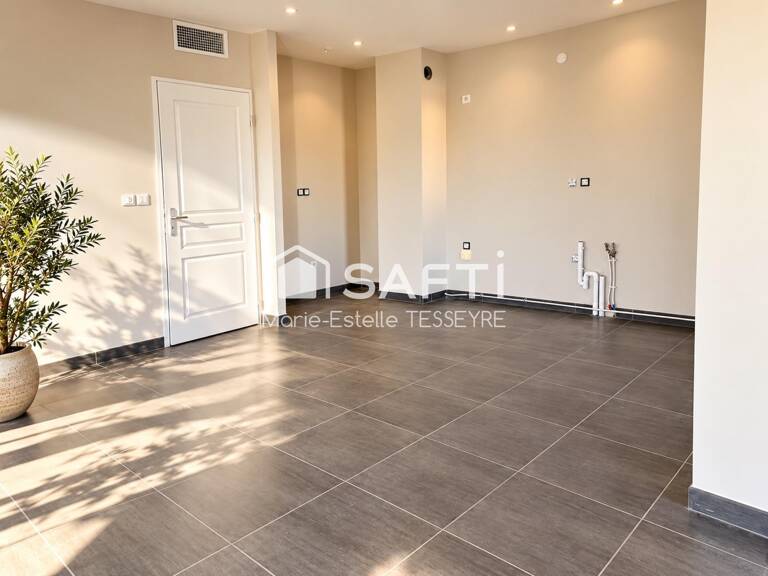 APPARTEMENT  CLIMATISE T3 EN REZ-DE-JARDIN  TERRASSE EXCEPTIONNELLE  3 PARKINGS  ACCÈS PRIVATIF — photo 1