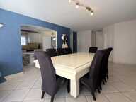 Maison familiale de plain-pied avec piscine — photo 4