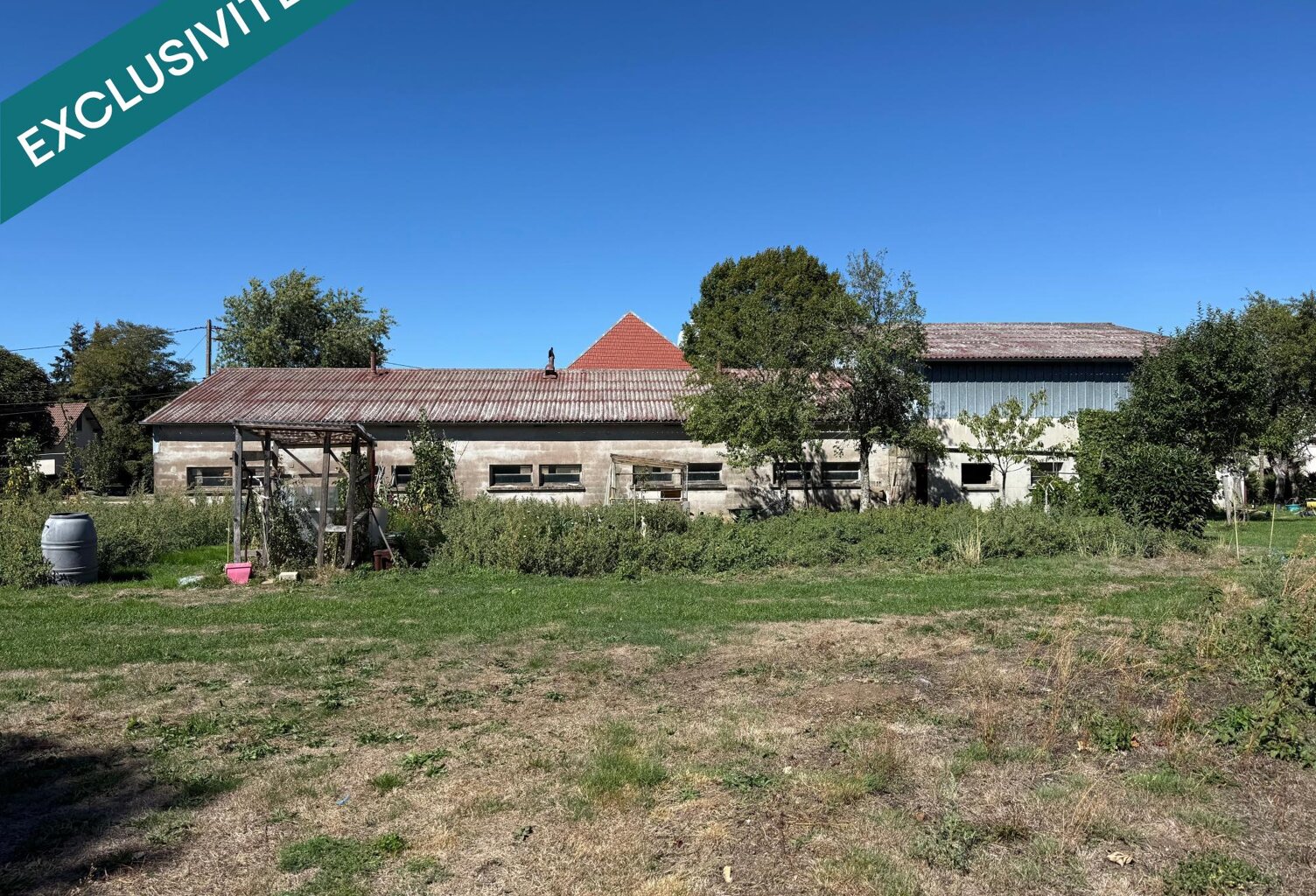 Terrain à bâtir avec hangar et ancienne étable — photo 1