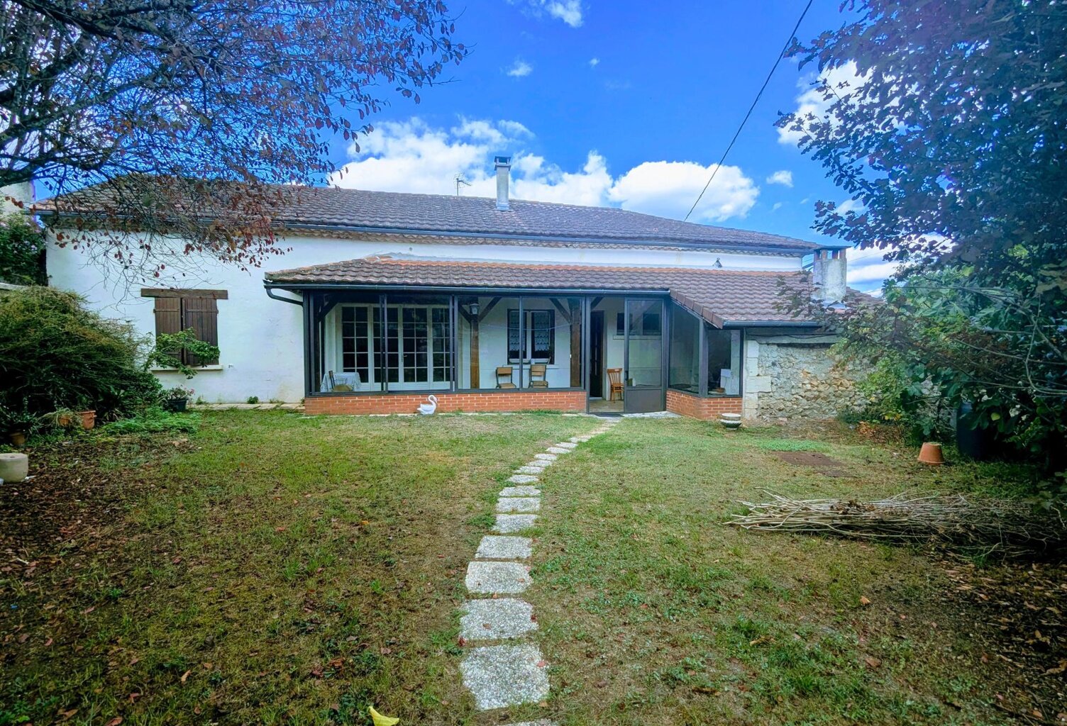 Maison T4 de 123 m2, au calme à la campagne, proche des commodités sur les hauteurs de Saint-Astier, fort potentiel de rénovation et d'agrandissement — photo 1