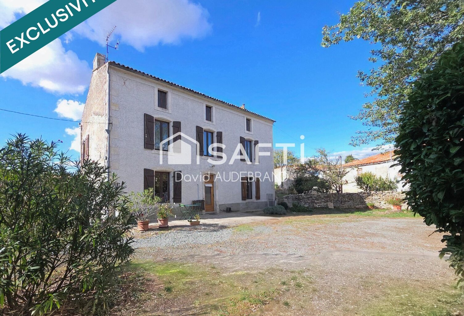 Maison de caractère 4 chbres, grenier, dépendances — photo 1