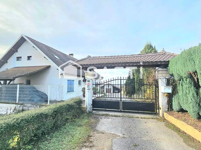 Villa de caractère de 210 m² avec piscine, vue dominante et terrain de 3 614 m²  Un cadre de vie exceptionnel — photo du bien