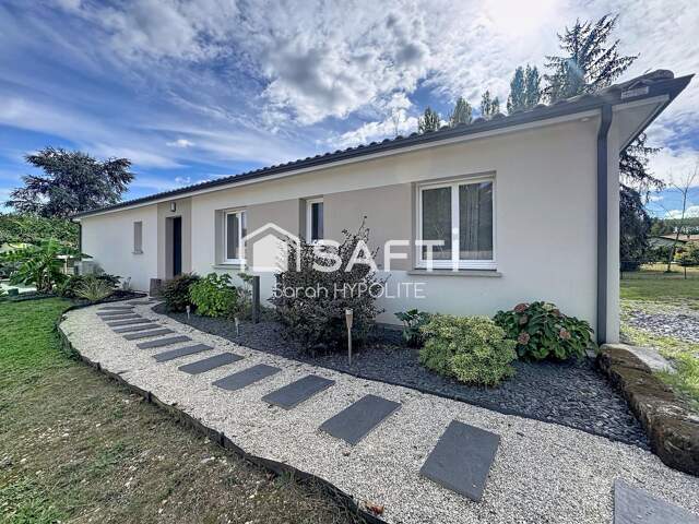 Maison de 135 m2, avec piscine creusée et terrain de pétanque — photo du bien