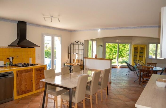 Maison 128 m2, piscine, jacuzzi, dépendance, forage — photo 4