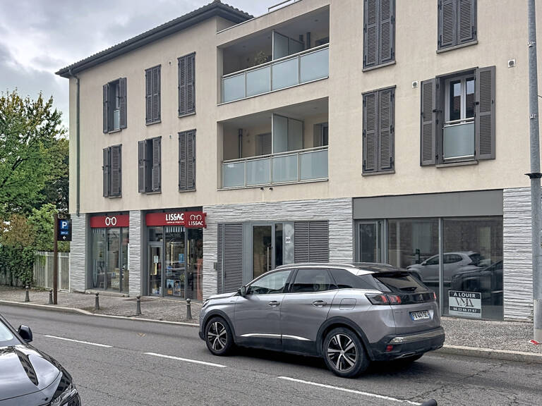 Local commercial coeur de LIMONEST — photo 1