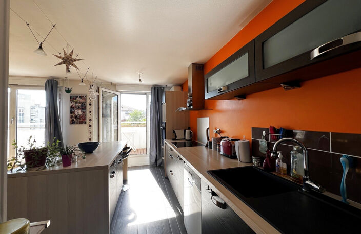 Valmy- Beau T3 rénové avec balcon et vue dégagée. — photo 3