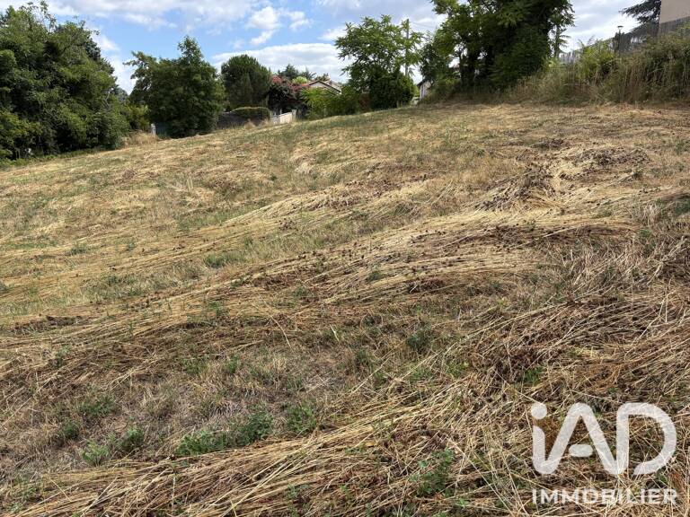 Vente Terrain 704 m&sup2; — photo 1