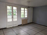 Maison sur un étage à rénover entièrement sur un terrain clôturé de 400 m2  proche de tout commerce — photo 3