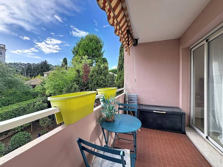 GOLFE JUAN - BEL APPARTEMENT 4 PIÈCES RÉNOVÉ AVEC TERRASSE, PARKING ET CAVE — photo 1