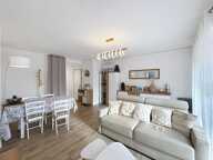 GOLFE JUAN - BEL APPARTEMENT 4 PIÈCES RÉNOVÉ AVEC TERRASSE, PARKING ET CAVE — photo 4