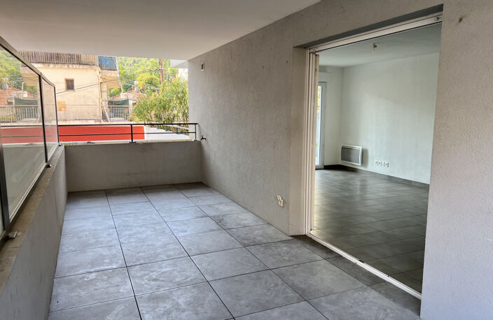 MADELEINE Carré 131 : Location VIDE 3 pièces 63m2 Terrasse 18m2 Jardinet 25m2 Double Parkings — photo 5