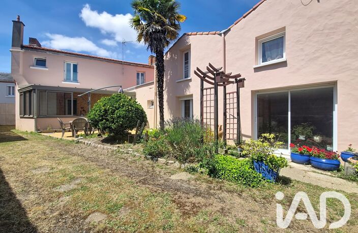 Vente Maison/villa 10 pièces — photo 2