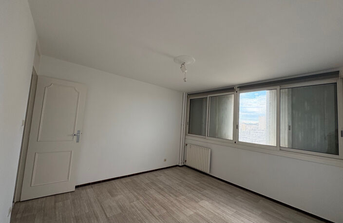 VENTE TYPE 3 VUE MER-PARKING ET CAVE — photo 4