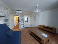 EXCLUSIF APPARTEMENT MEUBLE DEUX CHAMBRES, UN BUREAU PARKING FERME AU CENTRE DE SAUVE — photo 2